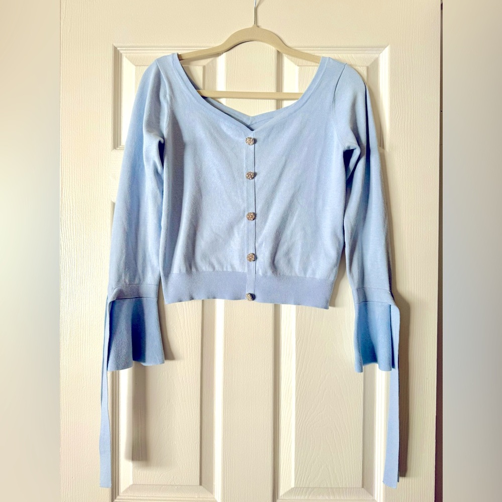 Cute blue short sweater
